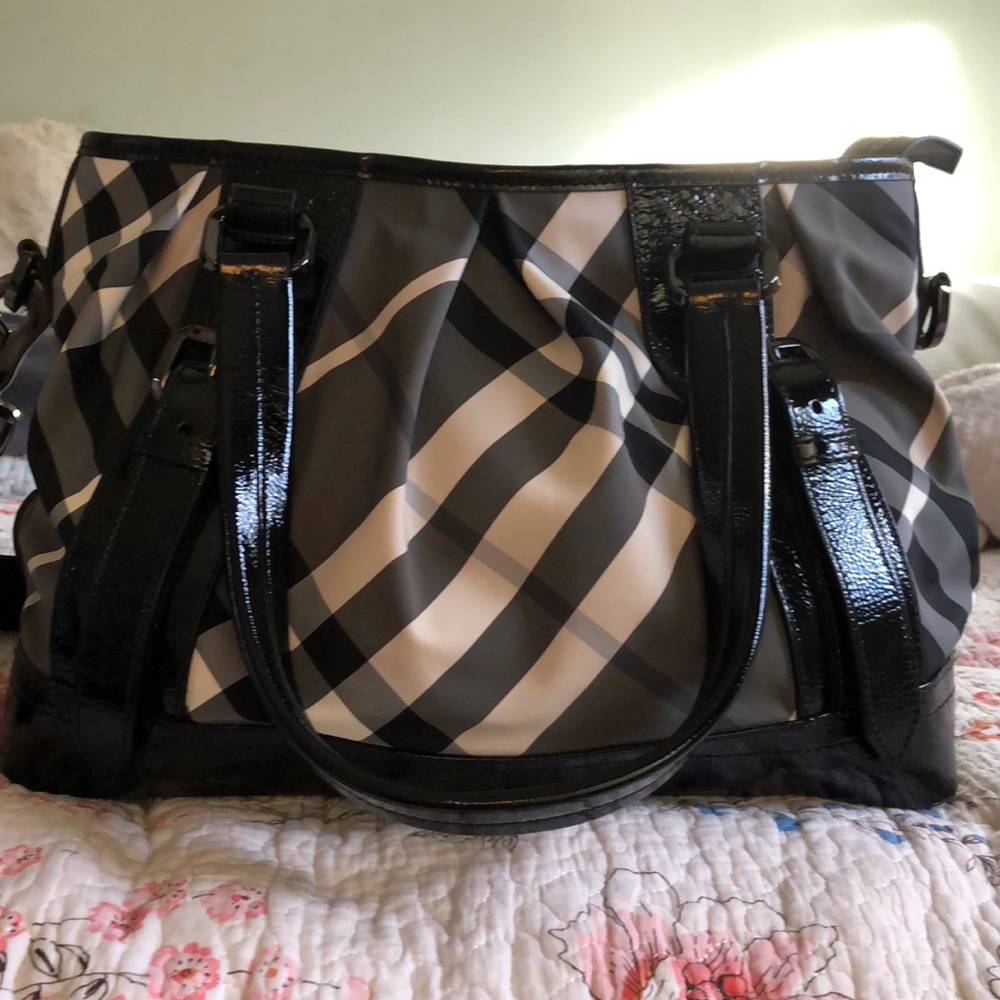 💥AUTHENTIC BURBERRY LOWRY HANDBAG!!!!
